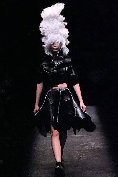 Look 24
